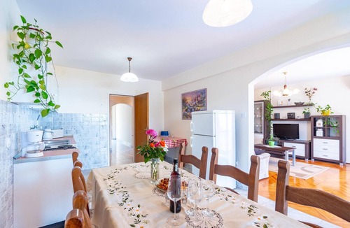 Zavalatica Apartment | 4 bedroom amazing apartment in Cara