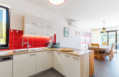 Blato Villa | 4-bedroom Beachvilla in bay Rasoha/Korčula with parking, pool,WiFi, fitness room