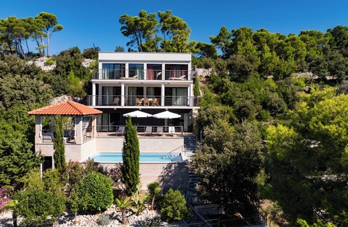 Blato Villa | 4-bedroom Beachvilla in bay Rasoha/Korčula with parking, pool,WiFi, fitness room