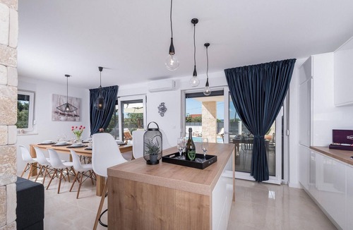 Sukosan House | 4 bedroom beautiful home in Sukosan