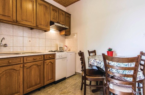 Starigrad Apartment | 4 bedroom gorgeous apartment in Starigrad