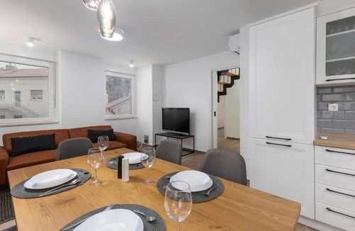 Buzdohanj Apartment | 4 Bedroom Lovely Apartment In Cernik