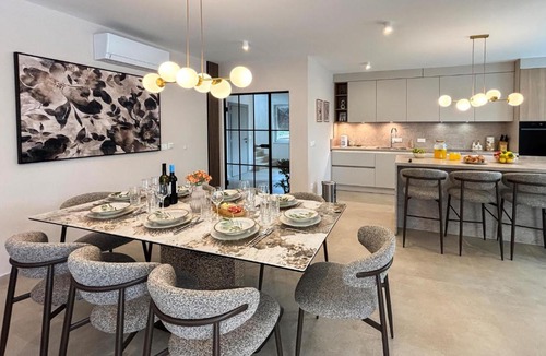 Rasopasno House | 4 Bedroom Lovely Home In Rasopasno