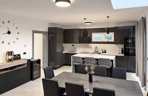 Raslina House | 4 bedroom luxurious home in Raslina