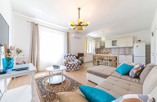 Kastel Novi House | 4 bedroom nice home in Kastel Novi