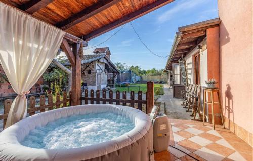 Erdut House | 4 Bedroom Stunning Home In Dalj