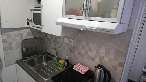 Split Apartment | 4 seasons - under forest park, FREE parking