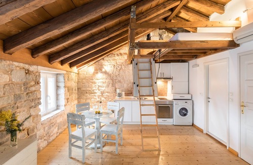 Split Apartment | 4 stars Stone Walls' - Sunny, cozy Studio right in the centre of Split
