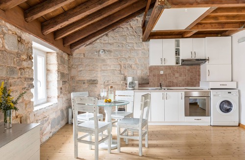 Split Apartment | 4 stars Stone Walls' - Sunny, cozy Studio right in the centre of Split