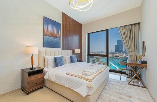 Downtown Dubai Apartment | 4min to Dubai Mall - Pool Access - King Bed