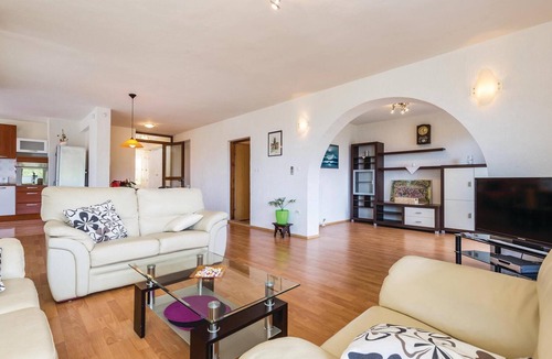 Poljane House | 5 bedroom gorgeous home in Icici