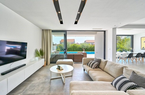 Kastel Stafilic Villa | 5-bedroom villa near Split with pool