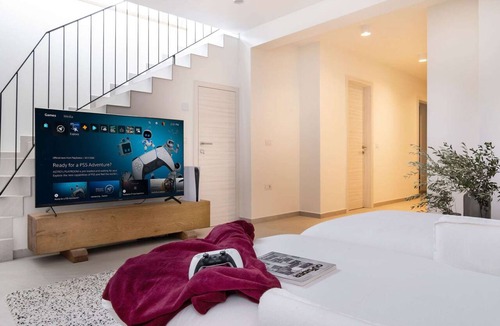 Novalja House | 5* Luxury Seaview Villa Plant 4 with pool by Interhome