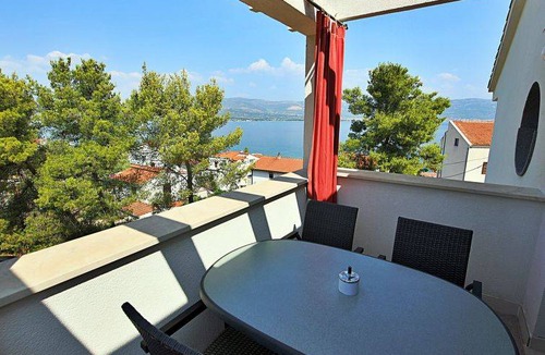 Municipality of Trogir Apartment | 55 m² Apartment ∙ 2 bedrooms ∙ 4 guests