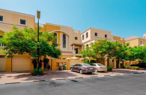 Al Hamra Village Apartment | 5br Vacation Villa with Private Pool