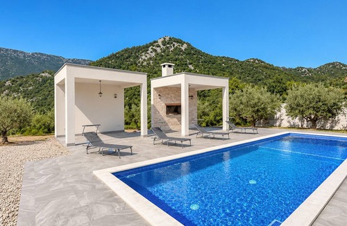 Dusina Apartment | 6 bedroom gorgeous apartment in Vrgorac