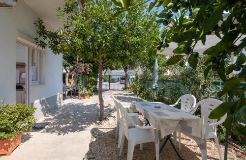 Stobrec Apartment | A 2 apt near beach w patio parking and grill