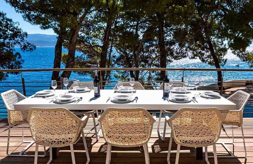 Ruskamen Villa | A beachfront villa with a sauna and a gym