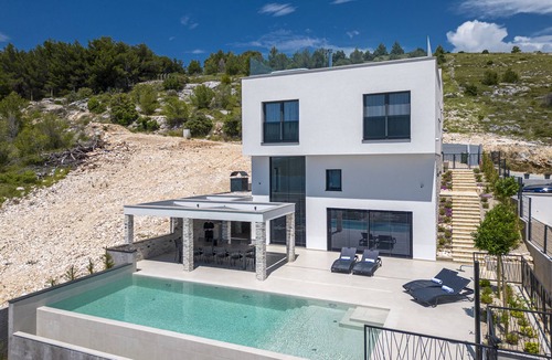 Zaboric Villa | A large and spacious villa with a "million dollar" view, many addit. facilities.