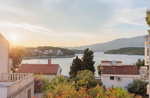 Lumbarda Apartment | A panoramic sea view, 1-bed apartment, with balcony and separate terrace area.G4