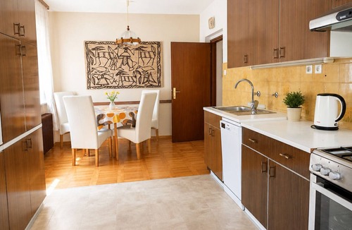 Praprotna Polica Apartment | A Scent of Africa - a comfortable apartment in charming Dragomer