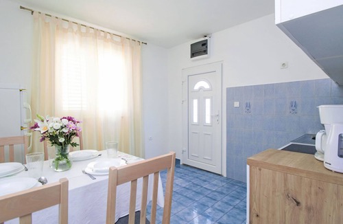 Srima Apartment | A Sea Home by Interhome
