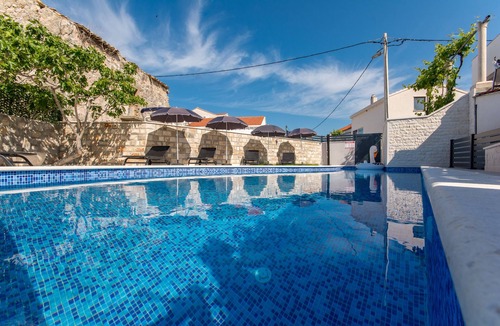 Bosanka Apartment | Above the Blue: 1BR Peaceful Horizon Pool&Terrace