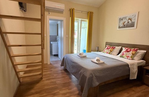 Marina Bed & Breakfast | Adrian's Beach House by Max Gastro