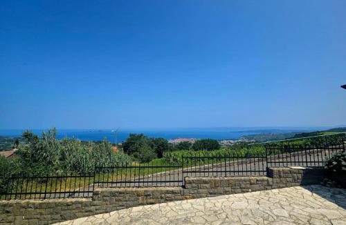 Izola Apartment | Adriatic View
