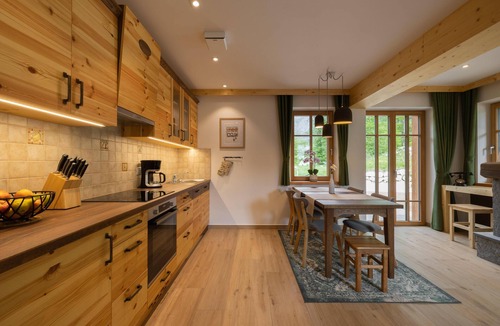 Ukanc Ski Chalet | Alpine SPA Chalet with Sauna & Fireplace at Lake Bohinj