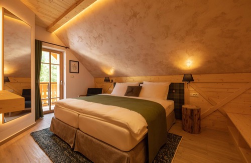 Ukanc Ski Chalet | Alpine SPA Chalet with Sauna & Fireplace at Lake Bohinj