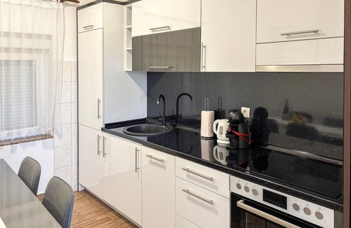 Lukovo Sugarje Apartment | Amazing apartment in Lukovo Sugarje with WiFi