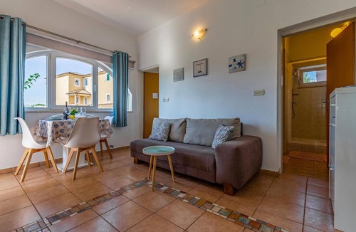 Pomer Apartment | Amazing apartment in Banjole with swimming pool