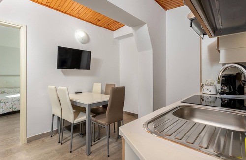 Barbat na Rabu Apartment | Amazing apartment in Barbat with swimming pool