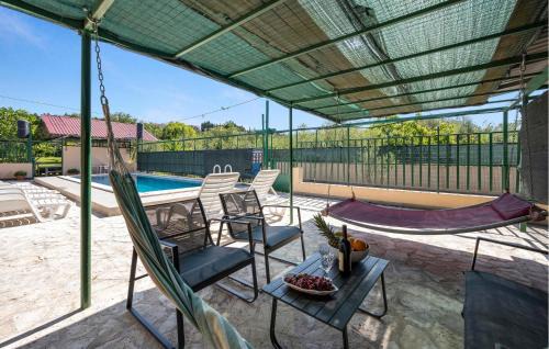 Skradin Apartment | Amazing Apartment In Dubravice With Wifi