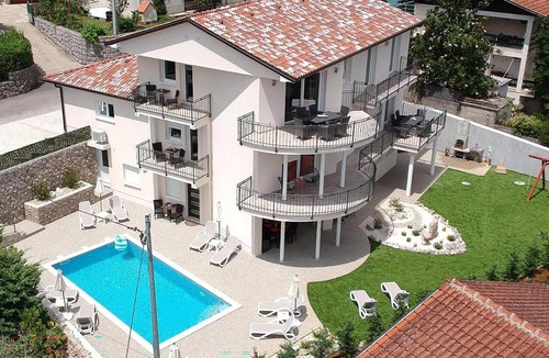 Ika Apartment | Amazing apartment in Ika with swimming pool