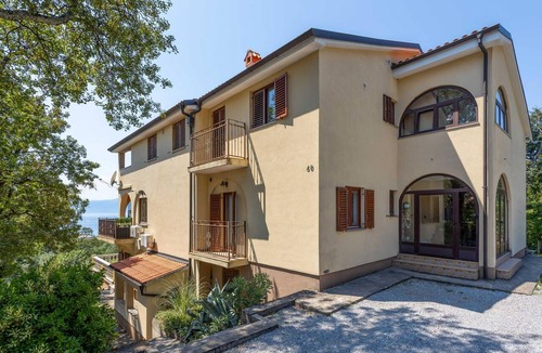 Zurkovo Apartment | Amazing apartment in Kostrena with WiFi