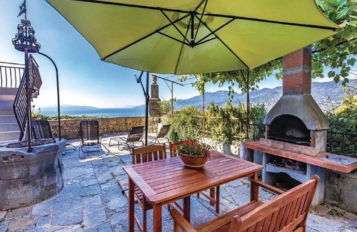 Kastav Apartment | Amazing apartment in Kastav with house sea view