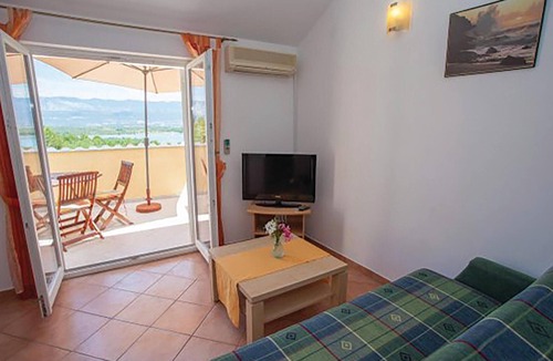 Cizici Apartment | Amazing apartment in Malinska with house sea view