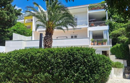 Vrpolje Apartment | Amazing Apartment In Makarska