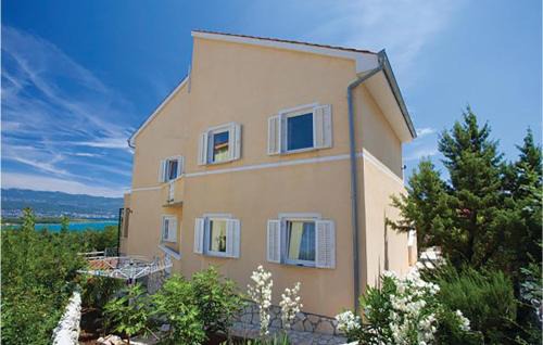 Cizici Apartment | Amazing Apartment In Malinska With House Sea View
