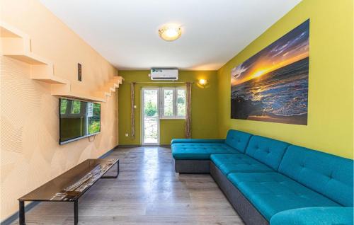 Marina Apartment | Amazing Apartment In Marina