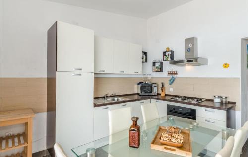 Miskovici Apartment | Amazing Apartment In Miskovici