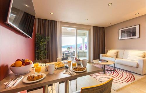 Molunat Apartment | Amazing Apartment In Molunat With House Sea View