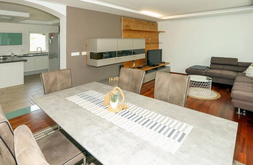 Piran Apartment | Amazing apartment in Secovlje with house sea view
