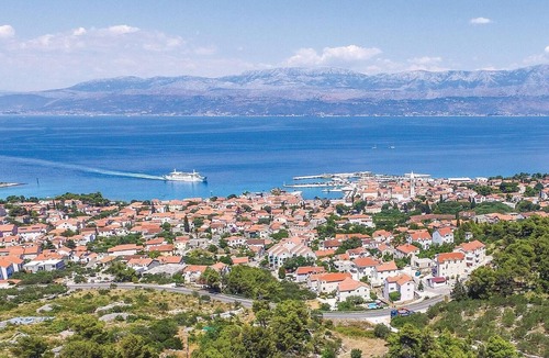 Supetar Apartment | Amazing apartment in Supetar with WiFi