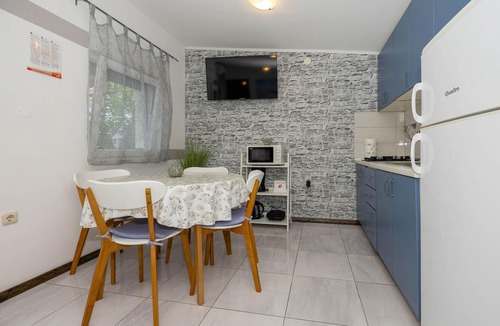 Jesenice House | Amazing home in Suhi Potok-Jesenice