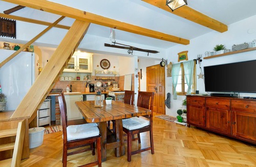 Mala Erpenja House | Amazing home in Krapinske Toplice