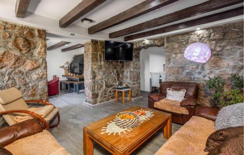Ledenice House | Amazing Home In Bater