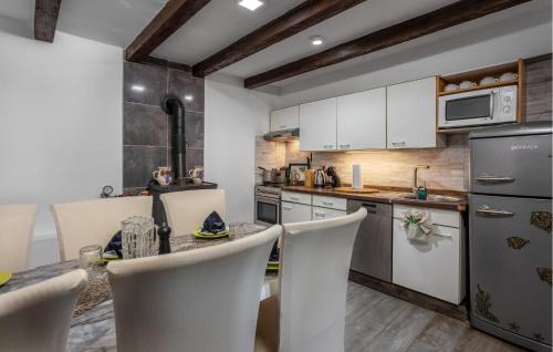 Ledenice House | Amazing Home In Bater